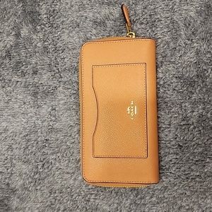 Peach Coach Wallet